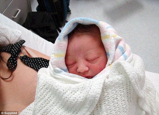 првото бебе