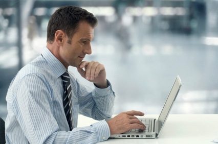 маж со лаптоп