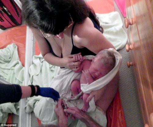 раѓањето било во бањата