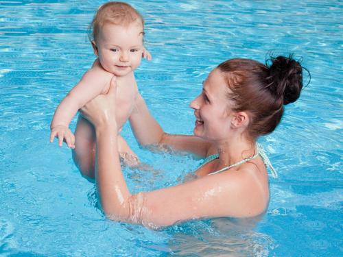 бебиња и пливање