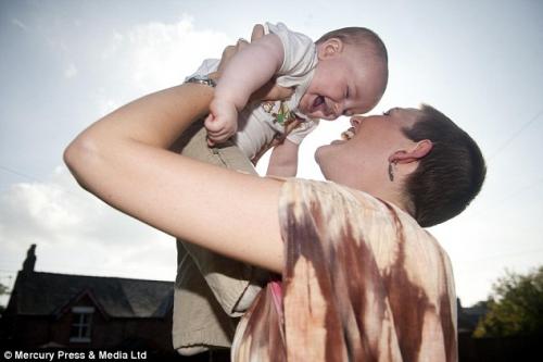 мајката и бебето