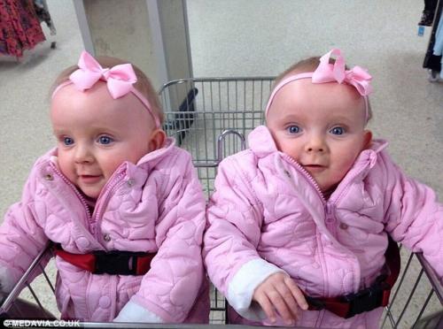 близначките