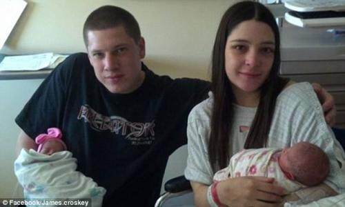 родителите со близнаците