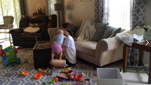 тодлер и мајка